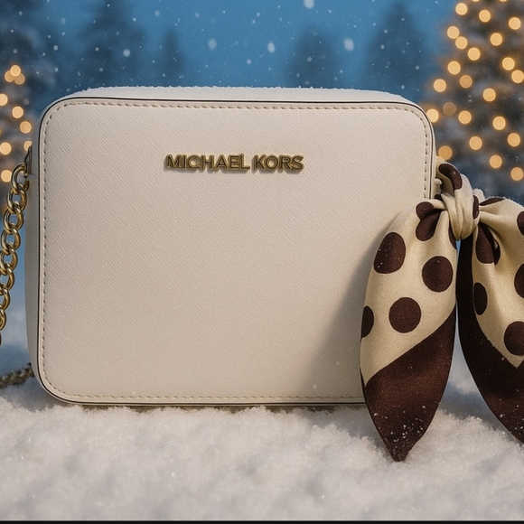Ls NWOT Michael Kors White Crossbody Bag with Polka Dot Scarf - Picture 1 of 4